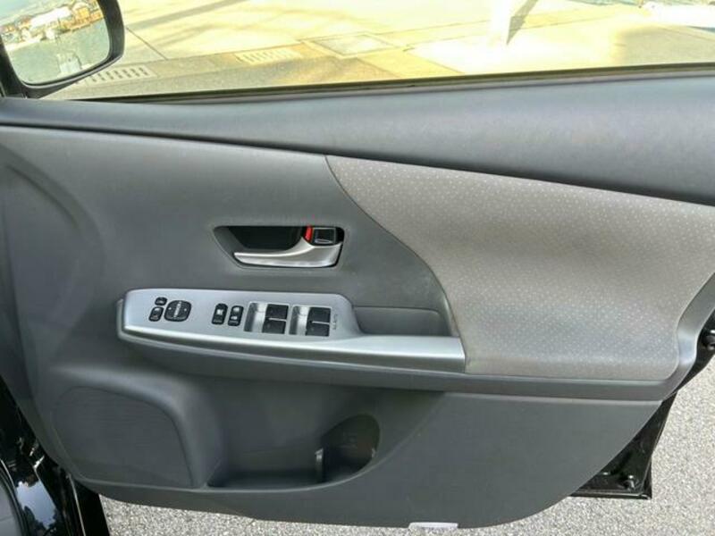 PRIUS ALPHA