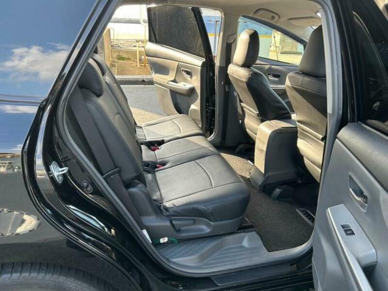 PRIUS ALPHA
