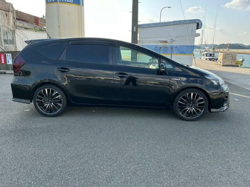 PRIUS ALPHA