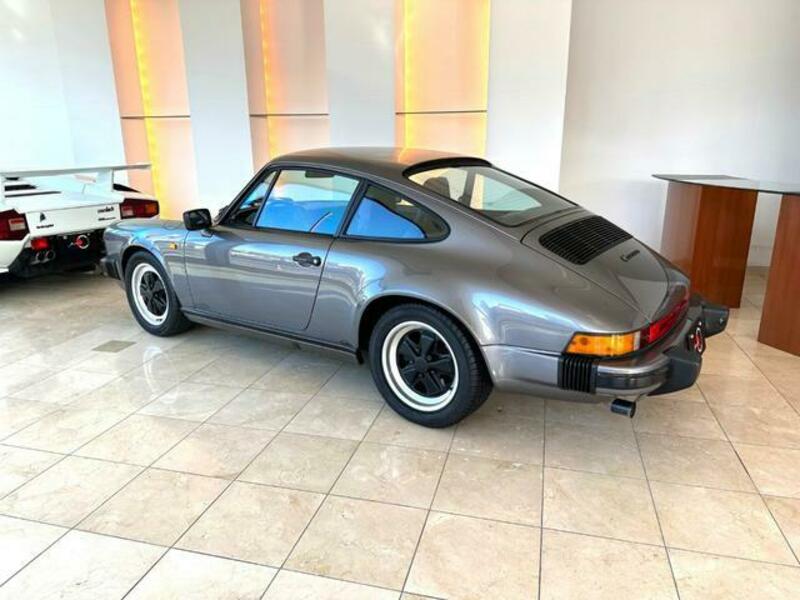 911