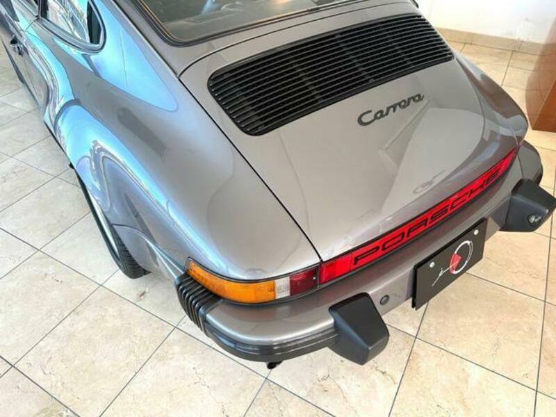 911