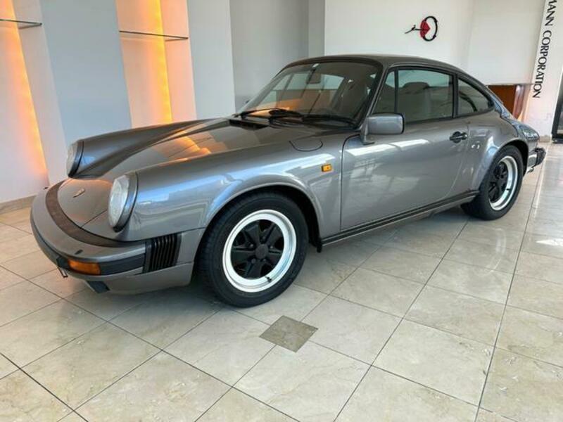 911