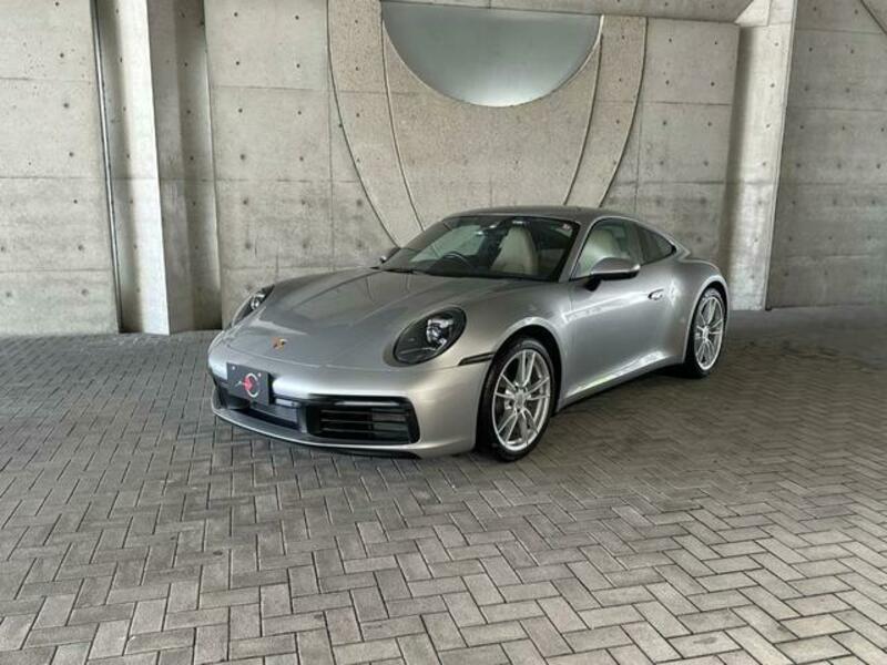 911