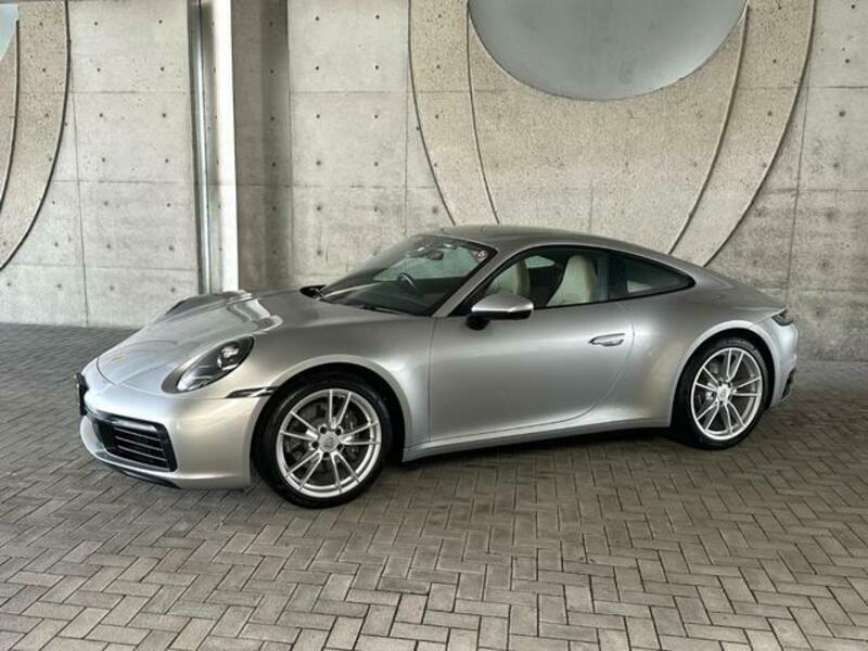 911