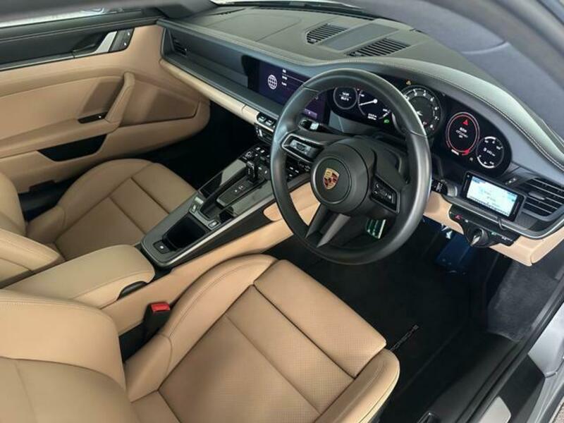 911