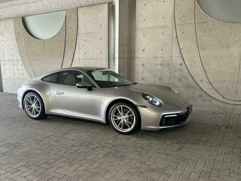 911