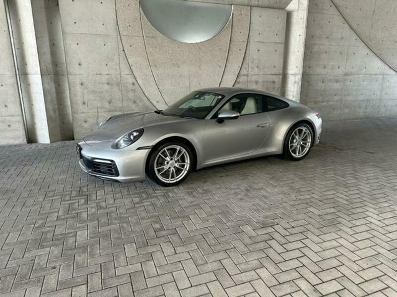911