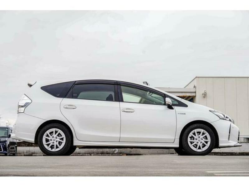 PRIUS ALPHA