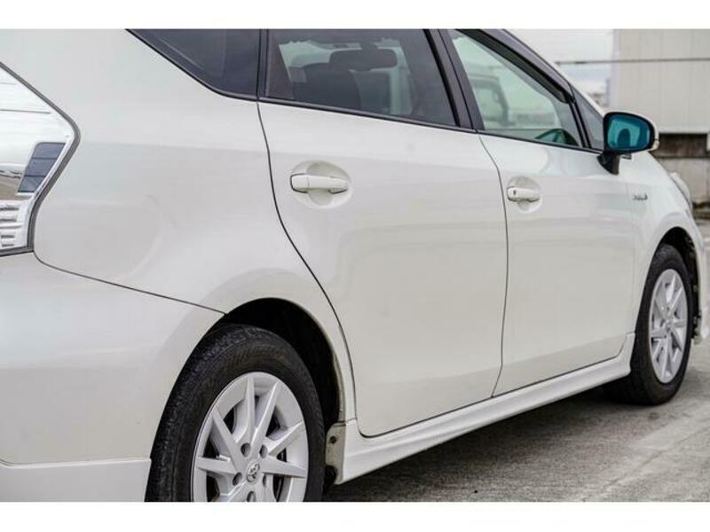 PRIUS ALPHA