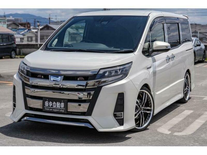 TOYOTA NOAH