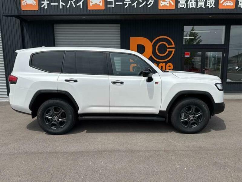 LAND CRUISER