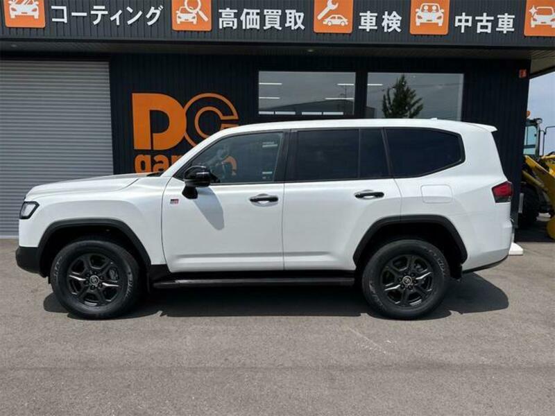 LAND CRUISER