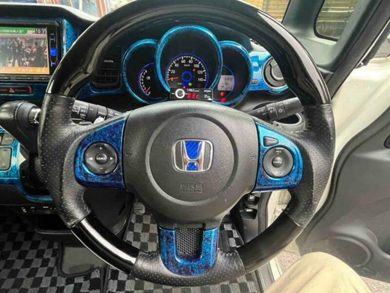 N BOX CUSTOM