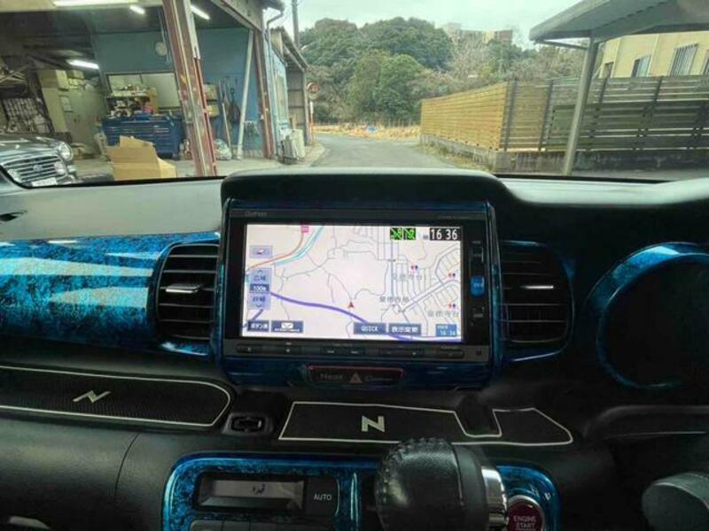 N BOX CUSTOM