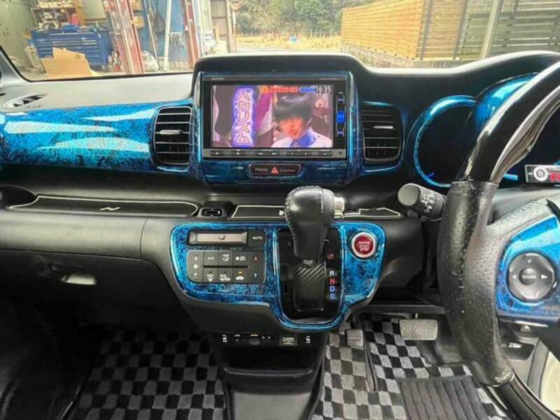 N BOX CUSTOM