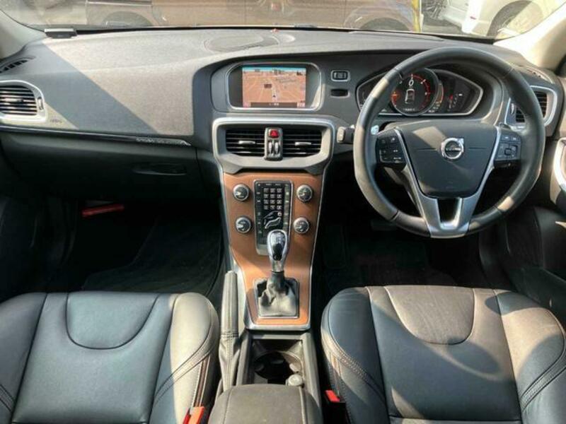V40