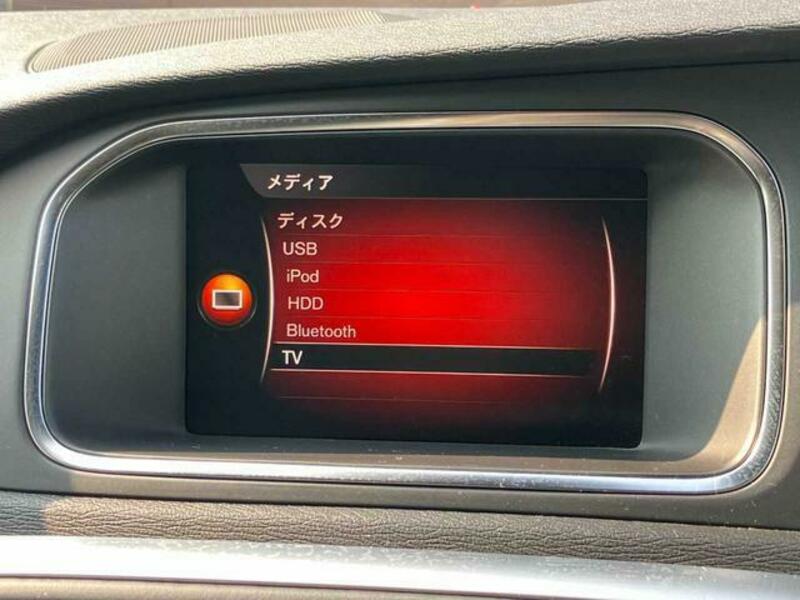 V40