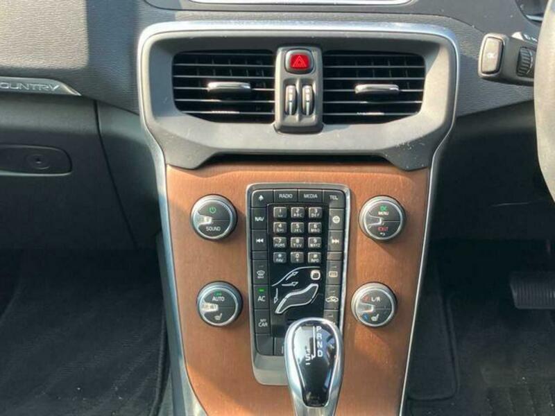 V40