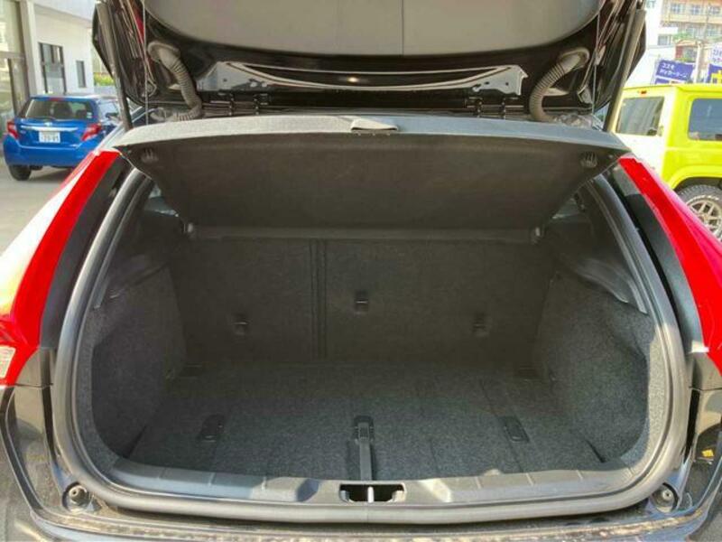 V40