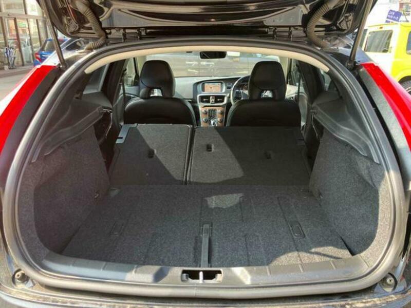 V40