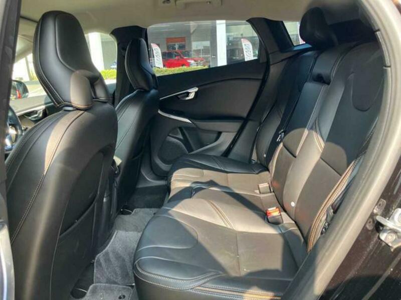 V40