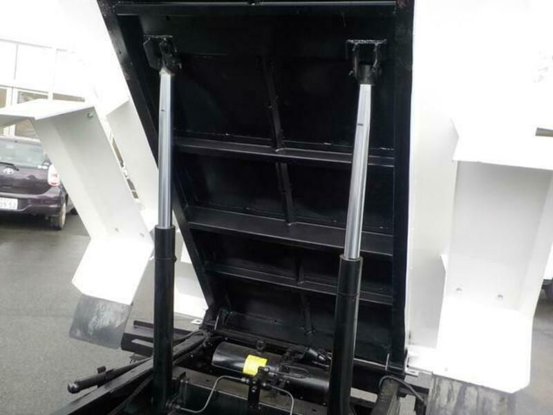 TOWNACE TRUCK
