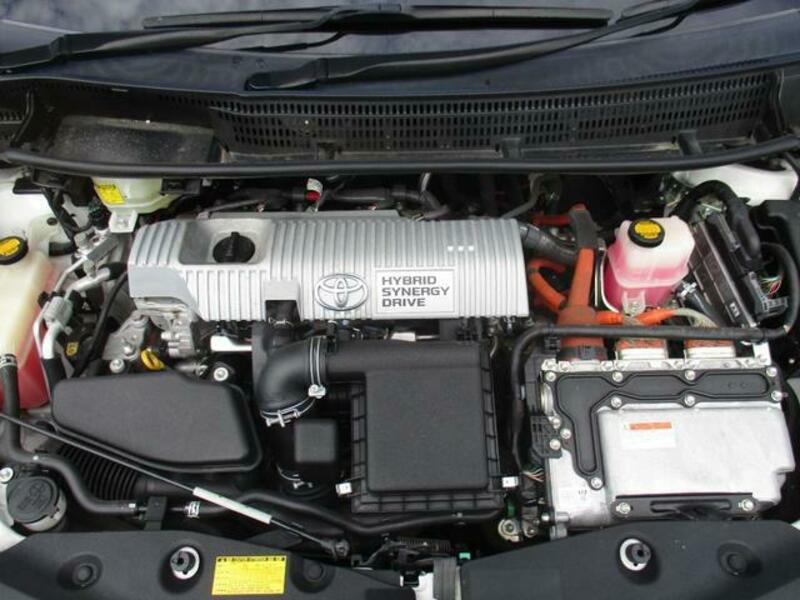 PRIUS ALPHA