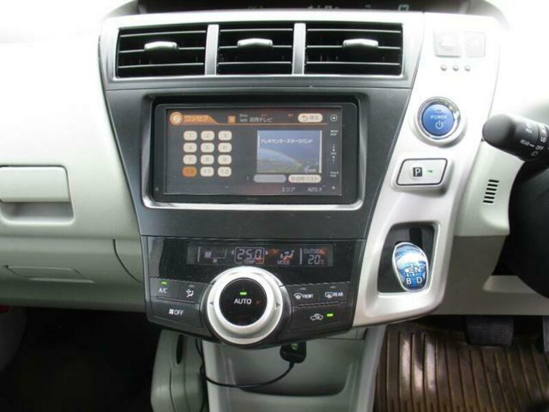 PRIUS ALPHA