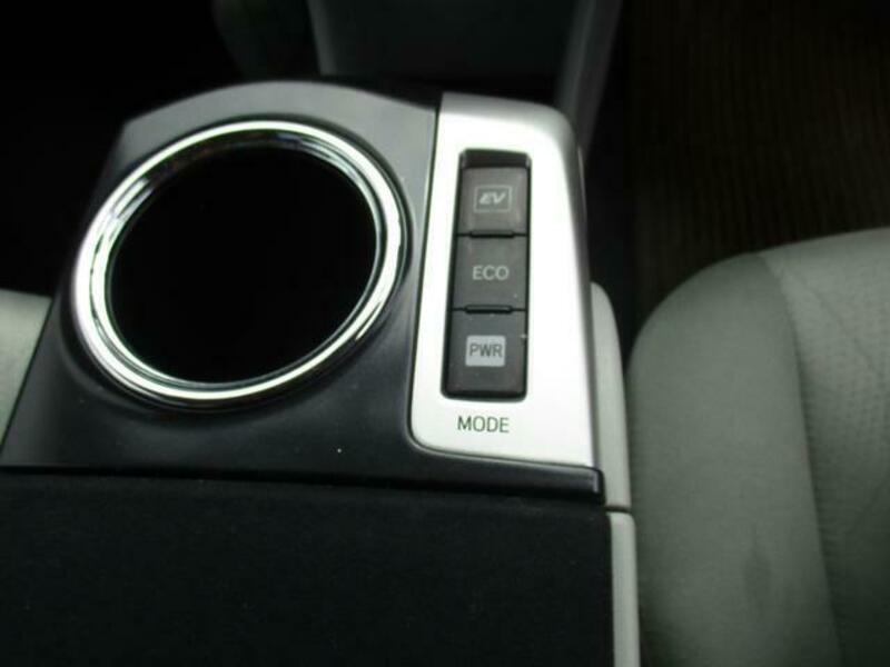 PRIUS ALPHA