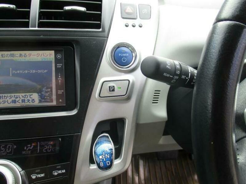 PRIUS ALPHA