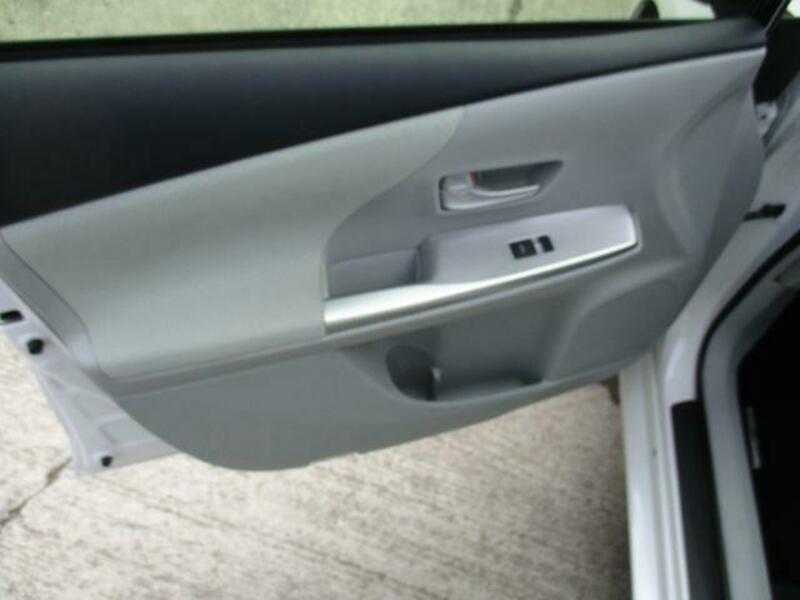 PRIUS ALPHA