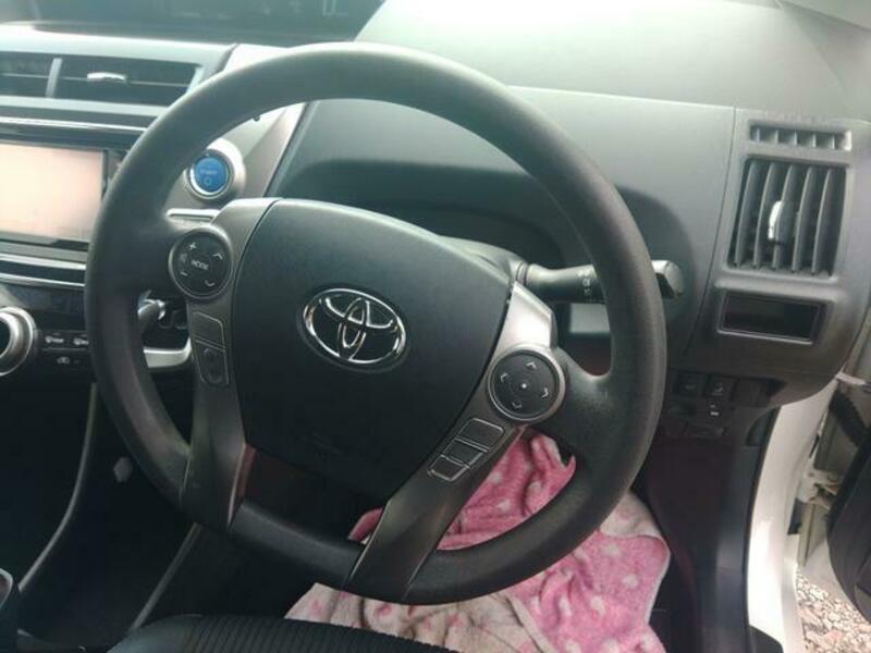 PRIUS ALPHA