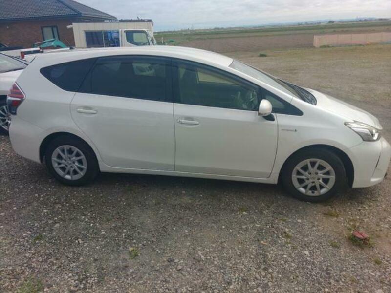 PRIUS ALPHA