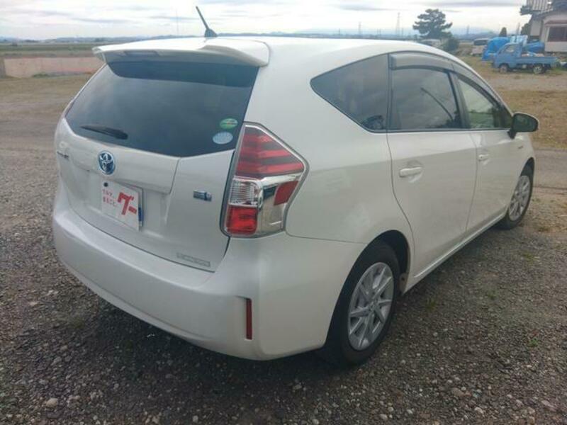 PRIUS ALPHA
