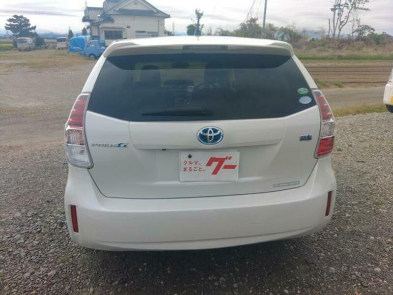 PRIUS ALPHA