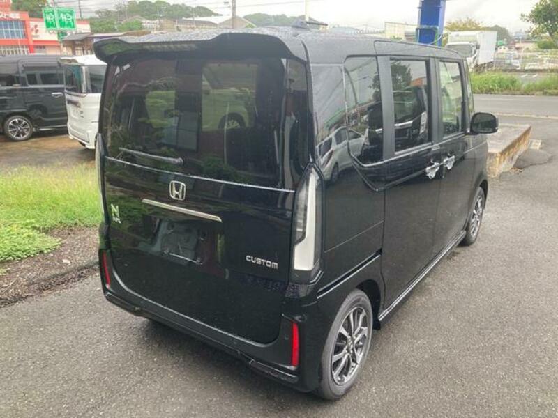 N BOX CUSTOM