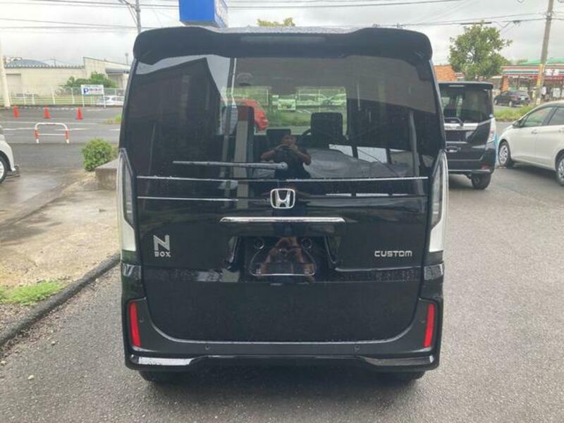 N BOX CUSTOM