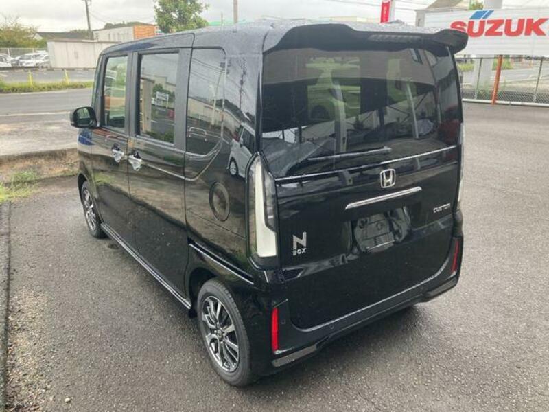 N BOX CUSTOM