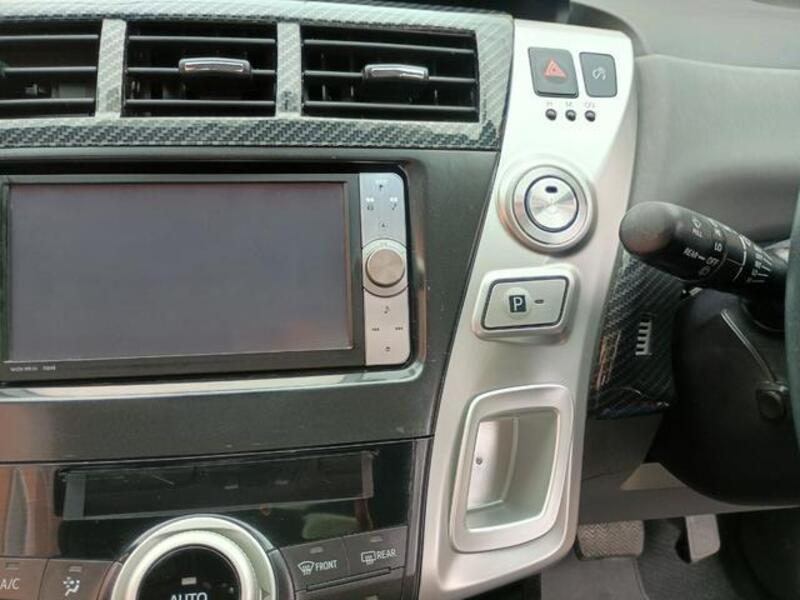 PRIUS ALPHA