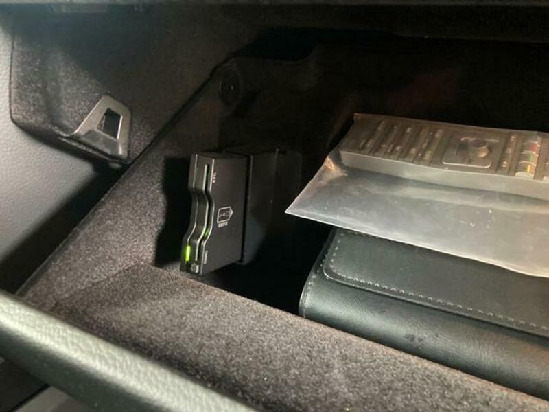 911