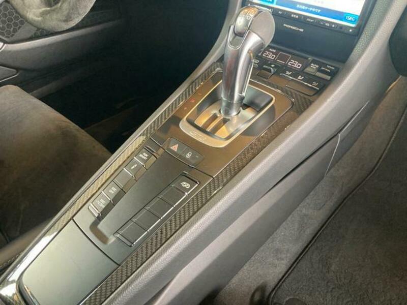 911
