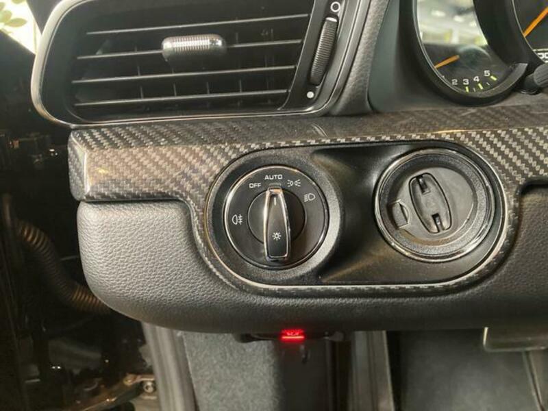 911