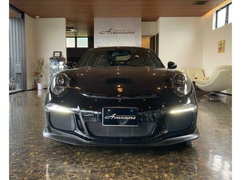 911