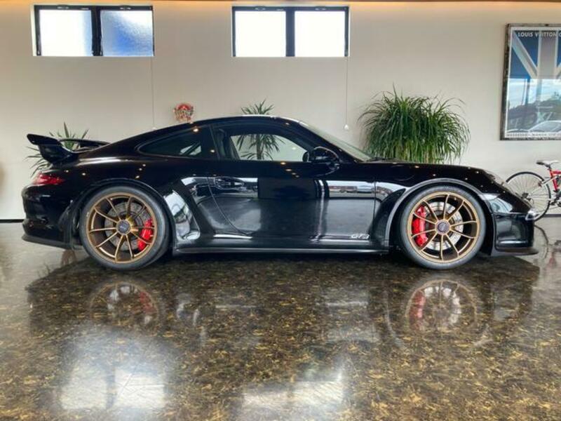 911