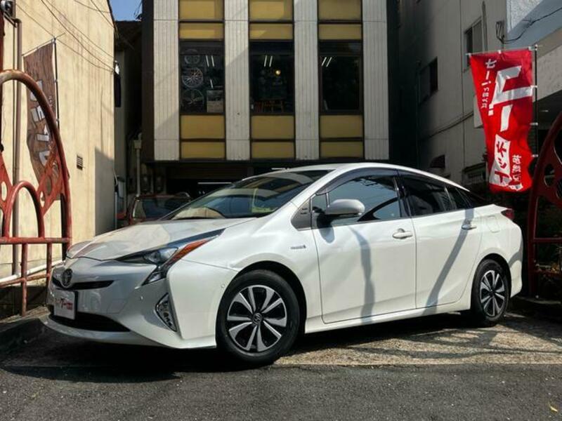 TOYOTA PRIUS