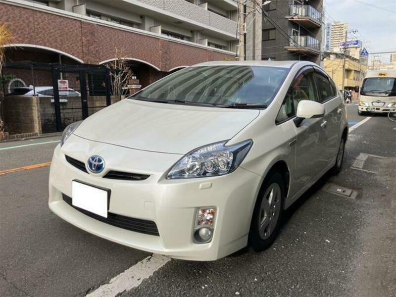 TOYOTA PRIUS