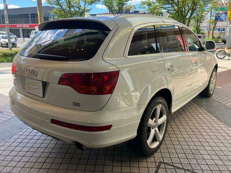 Q7