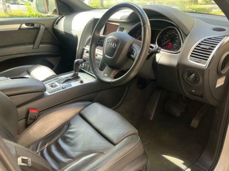 Q7