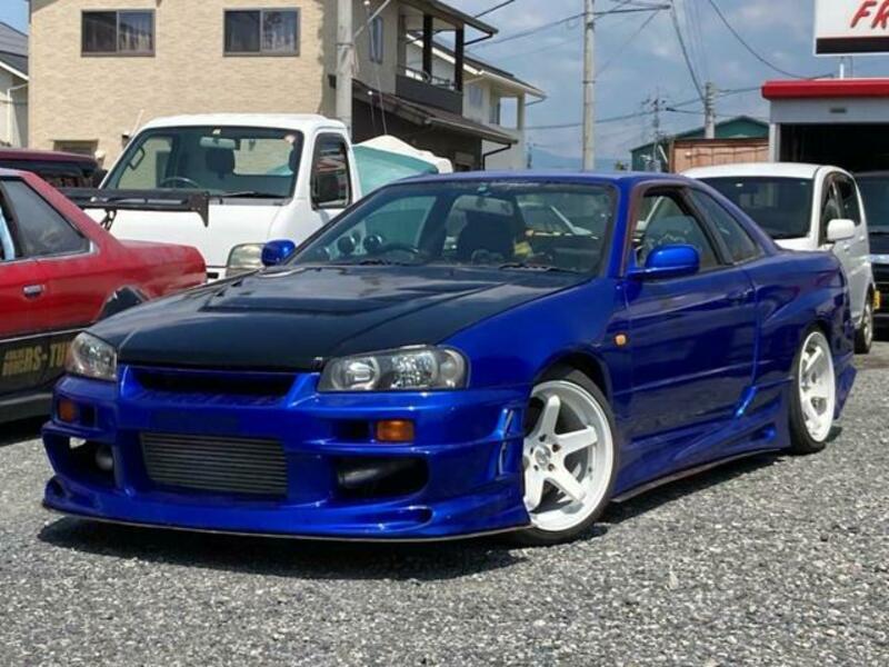 NISSAN SKYLINE