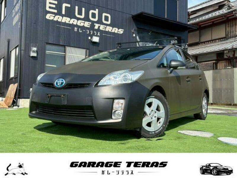 TOYOTA PRIUS